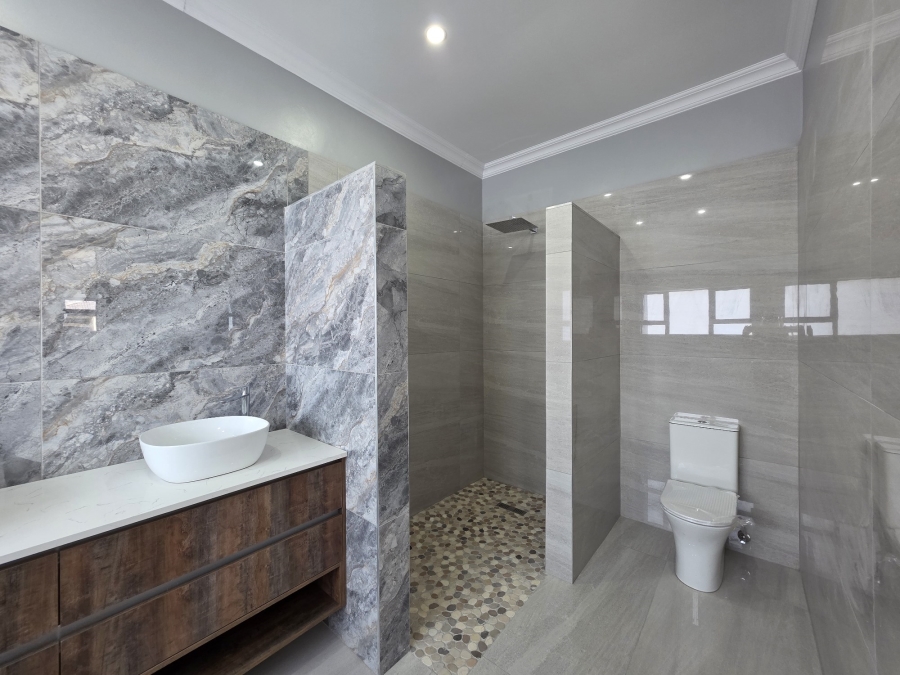 4 Bedroom Property for Sale in Fountains Estate Eastern Cape